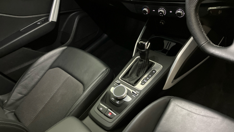 Audi Q2 35 TFSI Black Edition 5dr S Tronic Petrol Estate